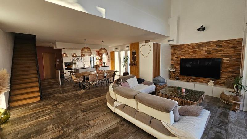 Maison - 172 m² - 7 pièces