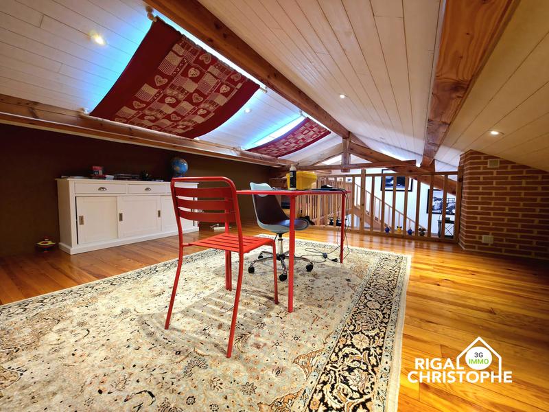 Maison - 200 m² - 9 pièces