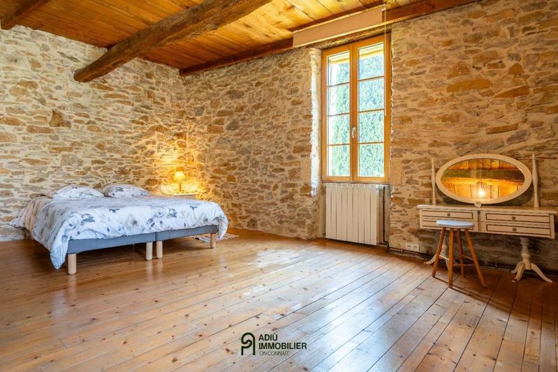 Propriété - 406 m² - 9 pièces