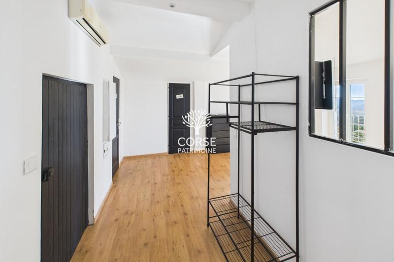 Maison de village - 240 m² - 10 pièces