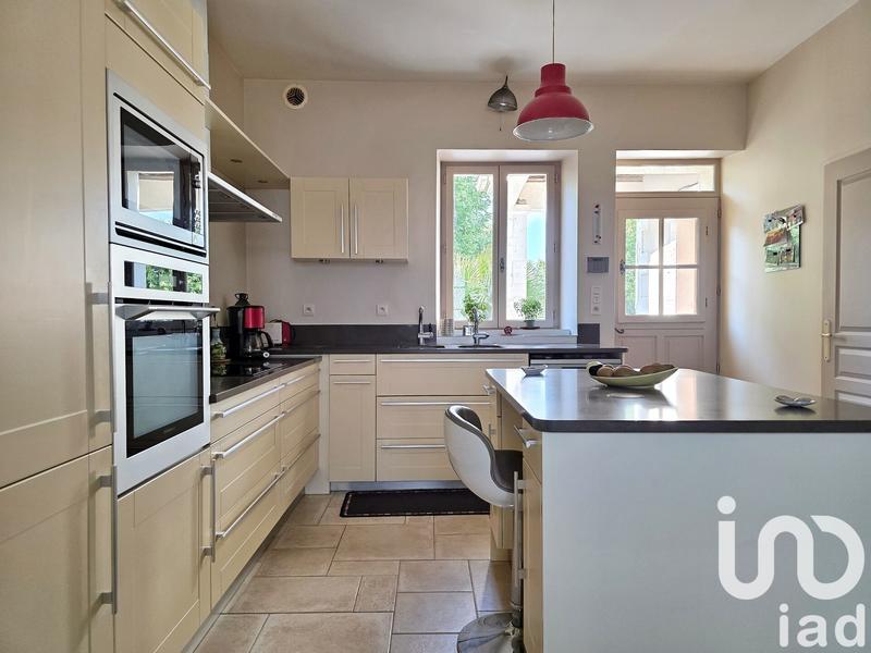 Maison - 380 m² - 12 pièces