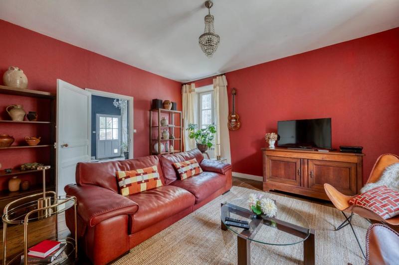 Propriété - 295 m² - 10 pièces