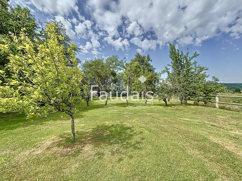 Maison - 233 m² - 10 pièces