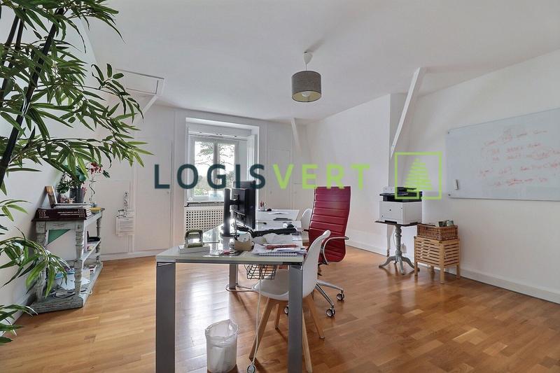 Maison - 236 m² - 8 pièces