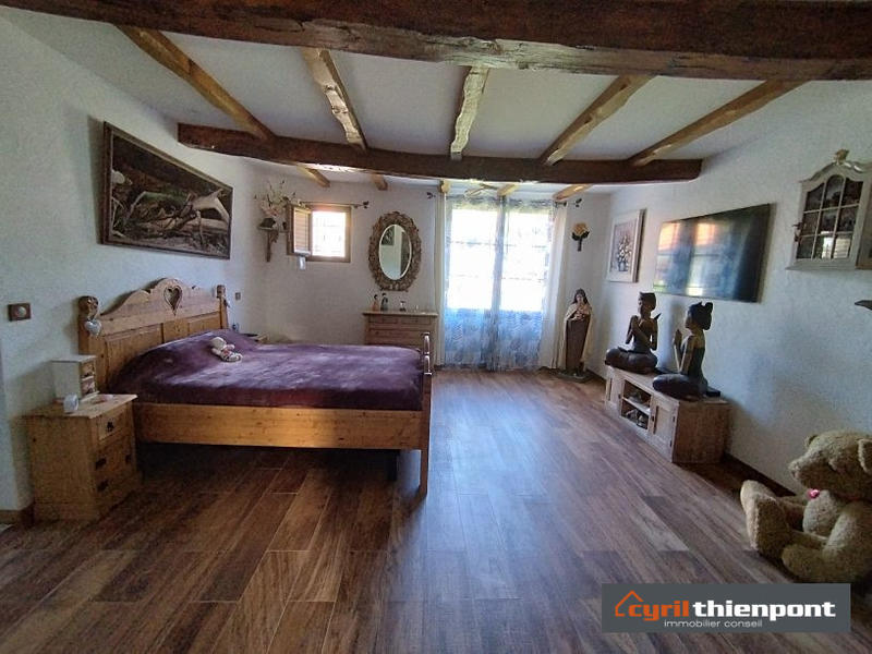 Propriété - 323 m² - 12 pièces