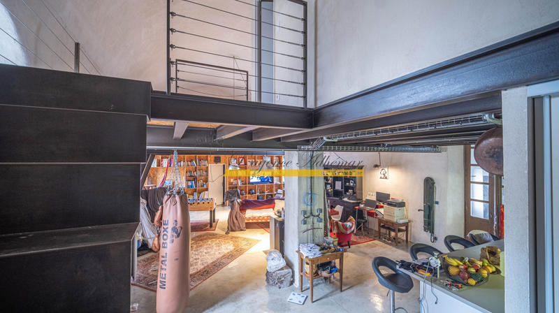 Maison de village - 473 m² - 12 pièces