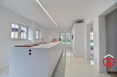 Maison - 248 m² - 10 pièces