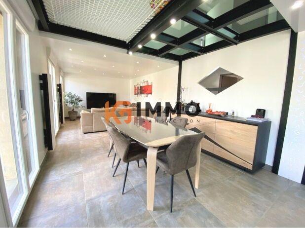 Appartement - 106 m² - 5 pièces