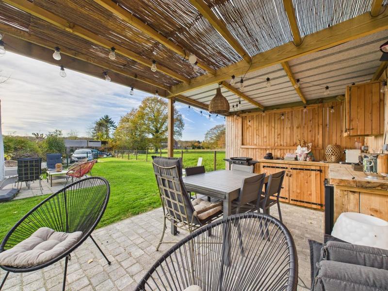 Maison - 215 m² - 7 pièces