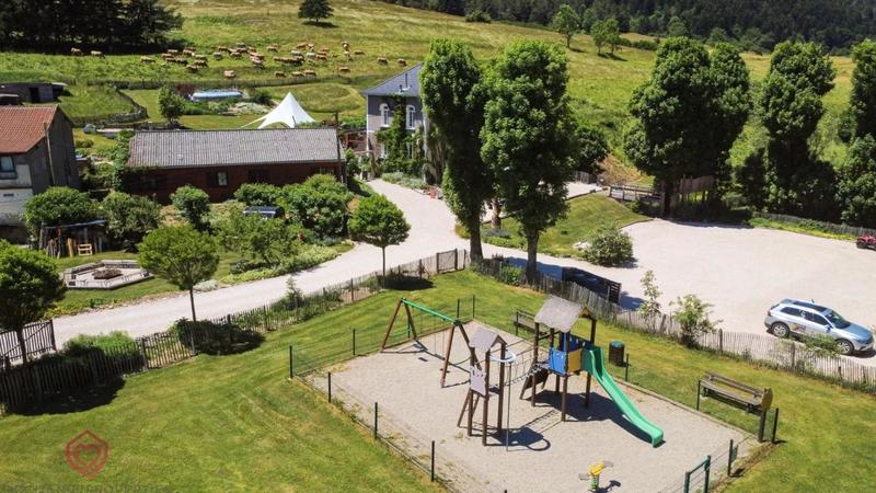 Propriété - 500 m² - 17 pièces