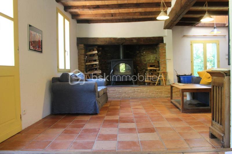 Demeure - 335 m² - 12 pièces