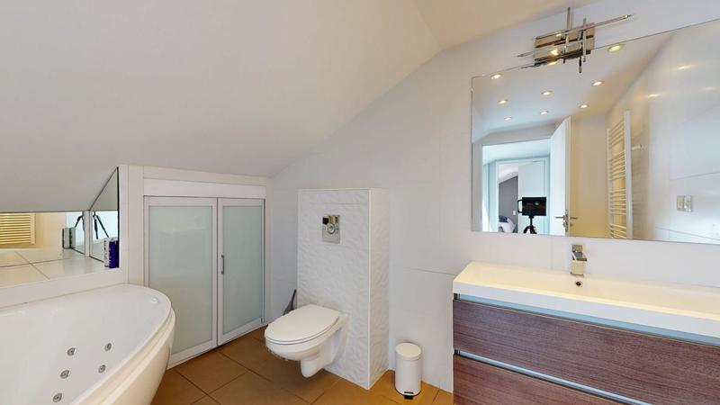 Loft - 160 m² - 4 pièces