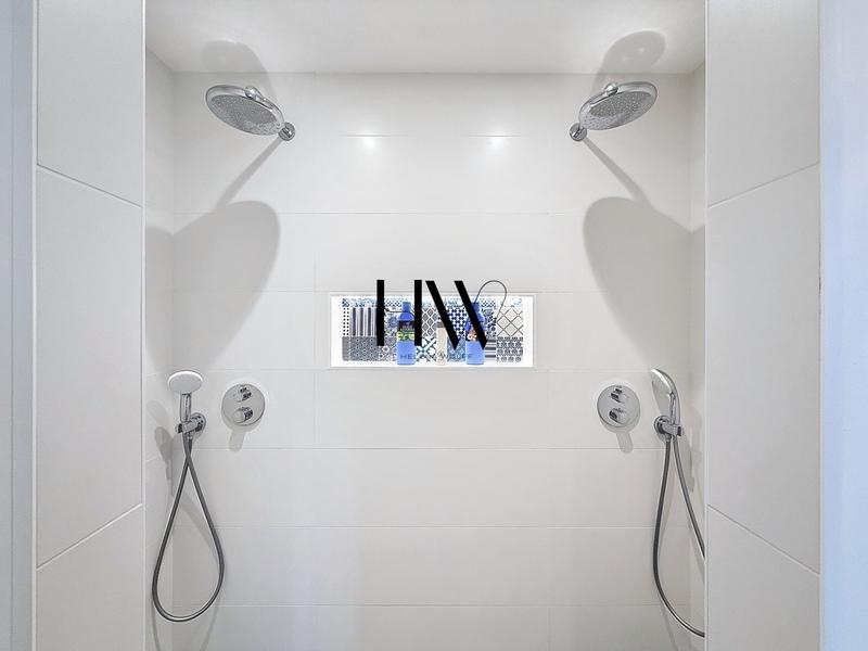 Appartement - 270 m² - 8 pièces