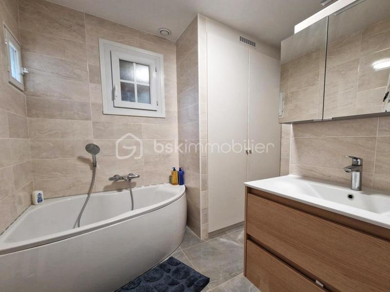 Maison - 143 m² - 7 pièces