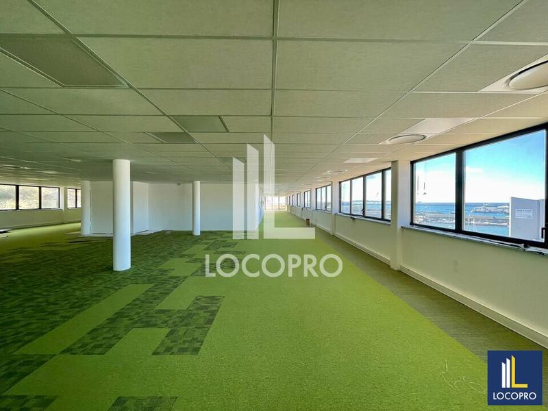 Bureau - 8 060 m²