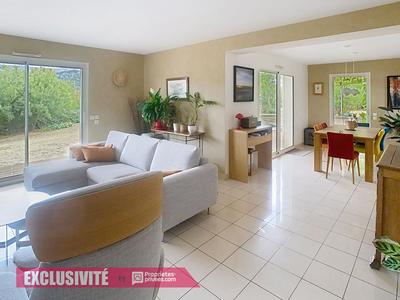 Maison - 136 m² - 6 pièces