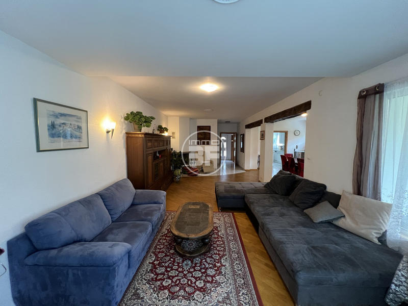 Maison - 349 m² - 12 pièces