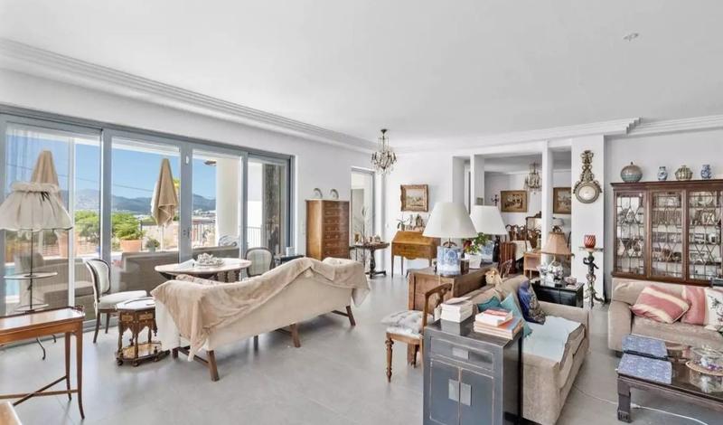 Villa - 240 m² - 6 pièces