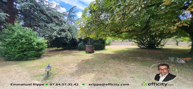 Maison - 315 m² - 9 pièces