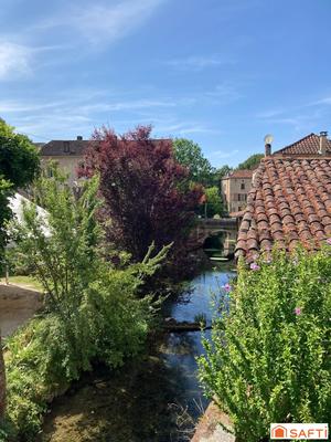 Maison - 237 m² - 10 pièces