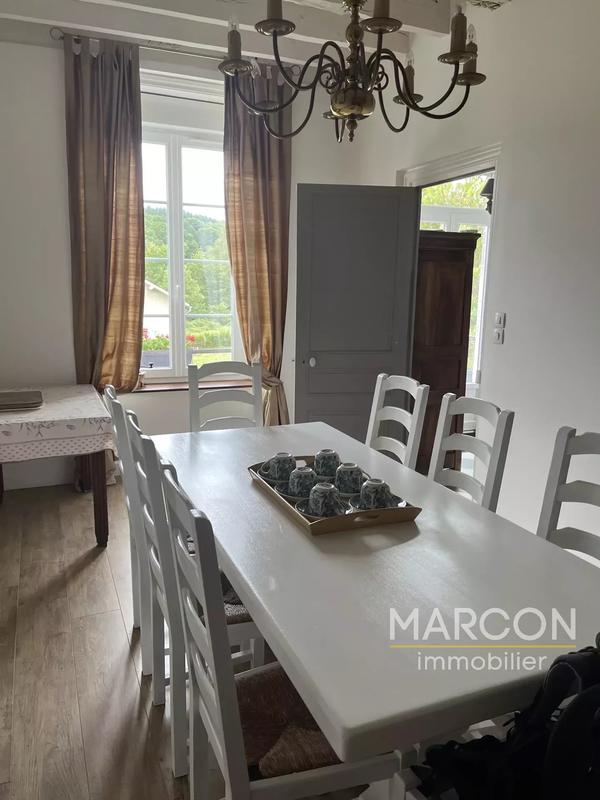 Maison - 250 m² - 3 pièces