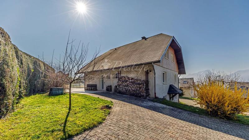 Maison - 253 m² - 7 pièces