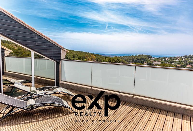 Maison - 285 m² - 9 pièces