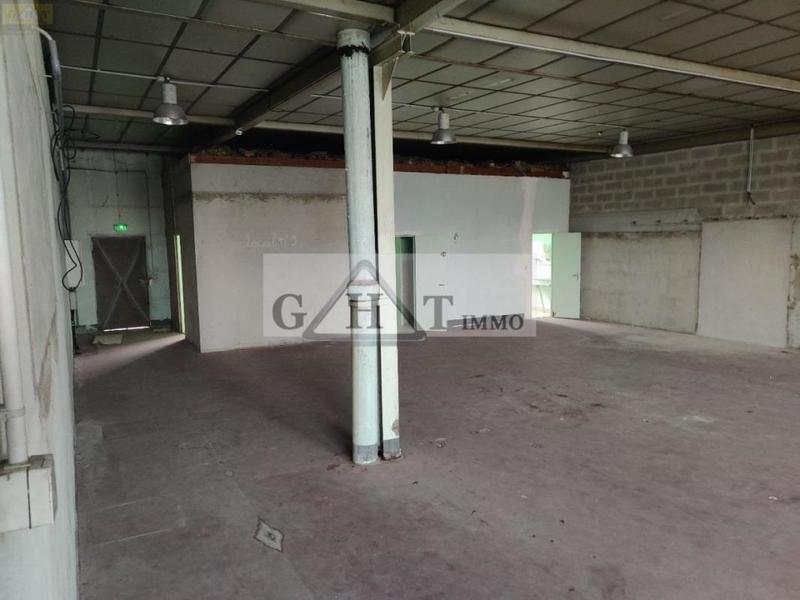 Entrepôt - 1 385 m²