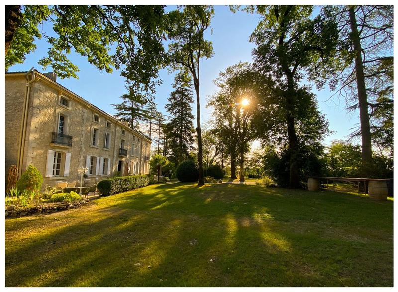 Château - 1 840 m² - 33 pièces