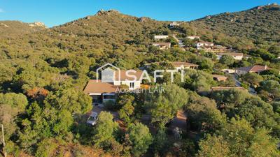 Maison - 180 m² - 7 pièces