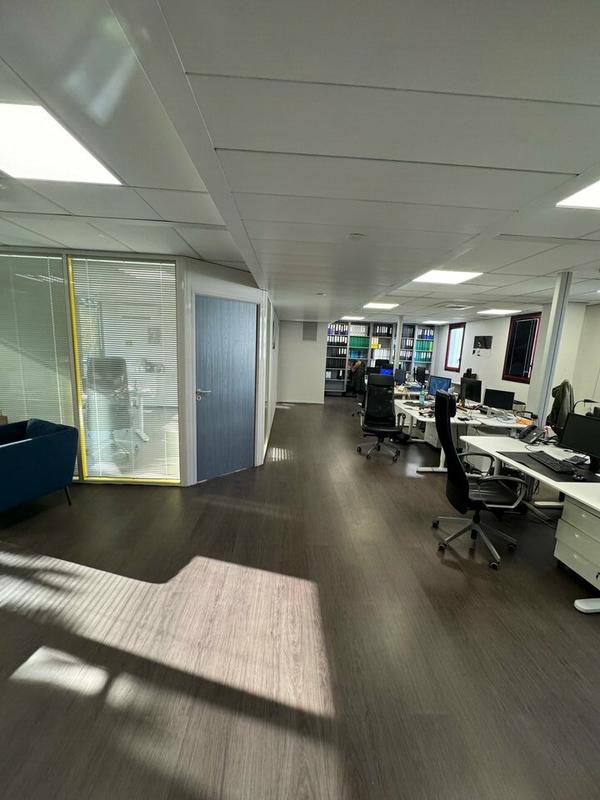 Bureau - 110 m²