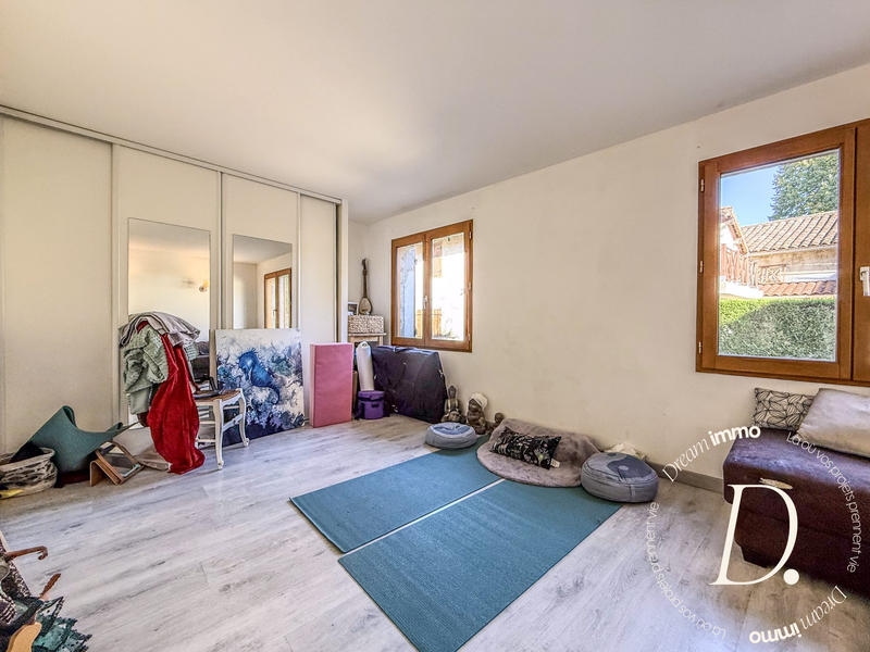 Maison - 168 m² - 8 pièces