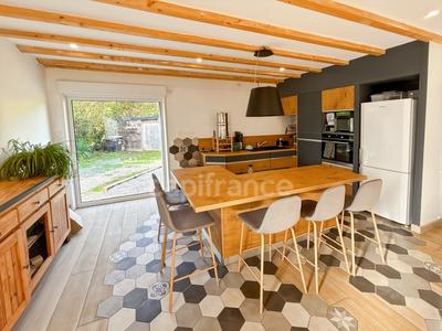 Maison - 90 m² - 3 pièces