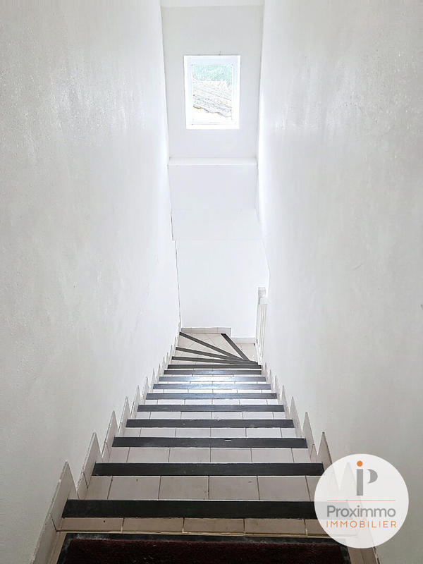 Maison - 231 m² - 7 pièces