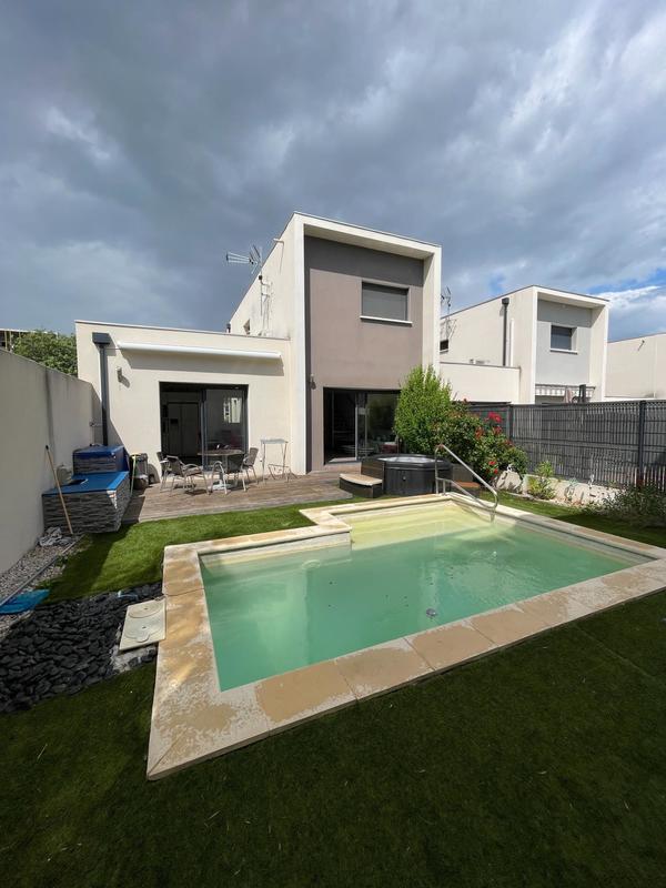 Maison - 86 m² - 4 pièces