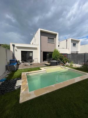 Maison - 86 m² - 4 pièces