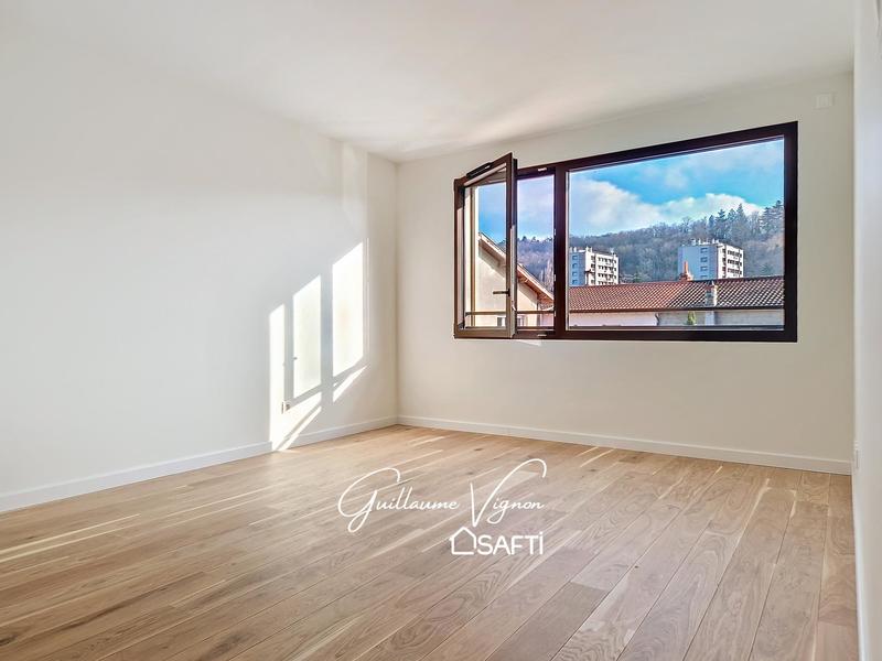 Maison - 147 m² - 6 pièces