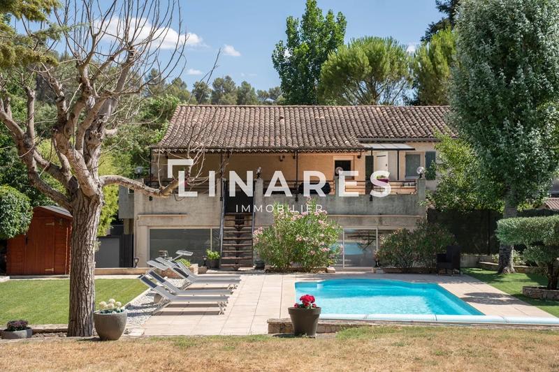 Maison - 189 m² - 7 pièces