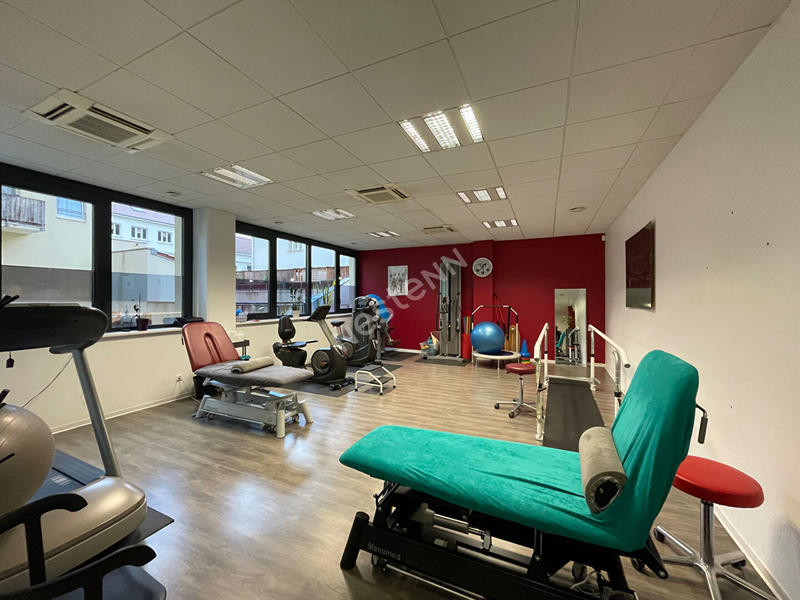 Bureau - 137 m² - 5 pièces