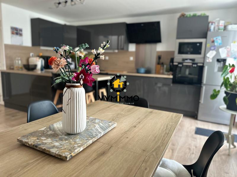 Maison - 93 m² - 5 pièces