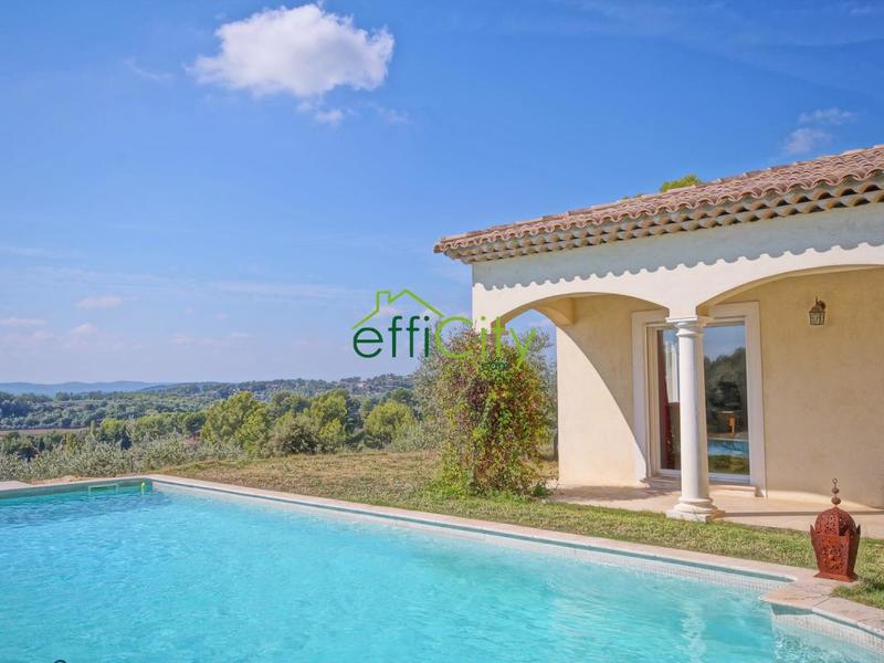 Maison - 260 m² - 7 pièces