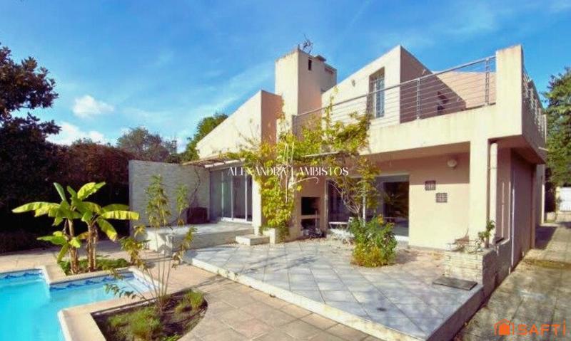 Maison - 209 m² - 6 pièces