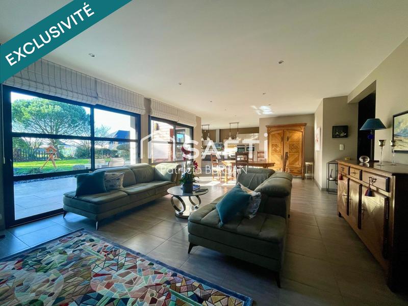 Maison - 259 m² - 6 pièces