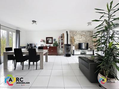 Maison traditionnelle - 85 m² - 4 pièces