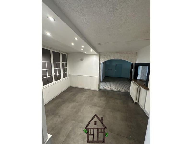 Maison - 308 m² - 23 pièces