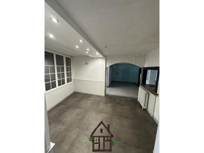 Maison - 308 m² - 23 pièces