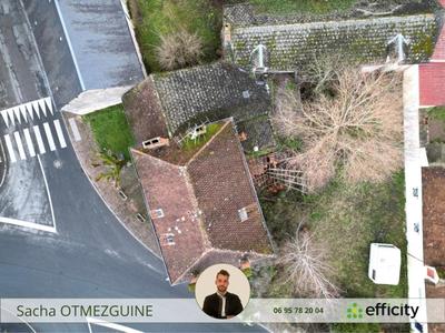 Maison - 270 m² - 15 pièces