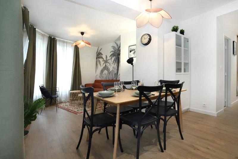 Appartement - 95 m² - 6 pièces