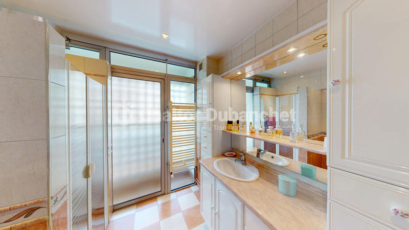 Appartement - 92 m² - 3 pièces