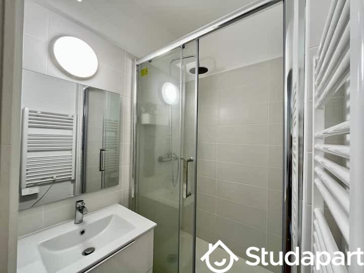 Chambre - 12 m² - 1 pièce